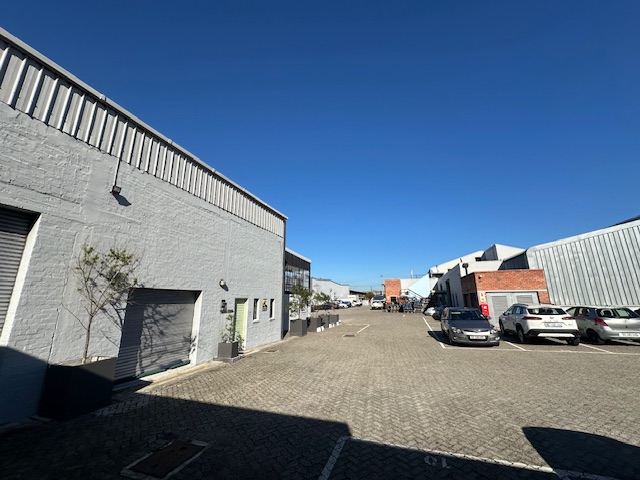 To Let commercial Property for Rent in Maitland Western Cape
